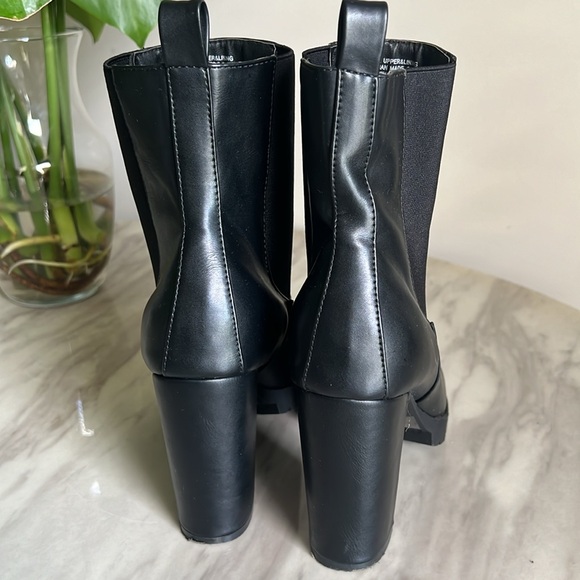 Express Chunky Heel Boot Size 8 - Picture 5 of 11